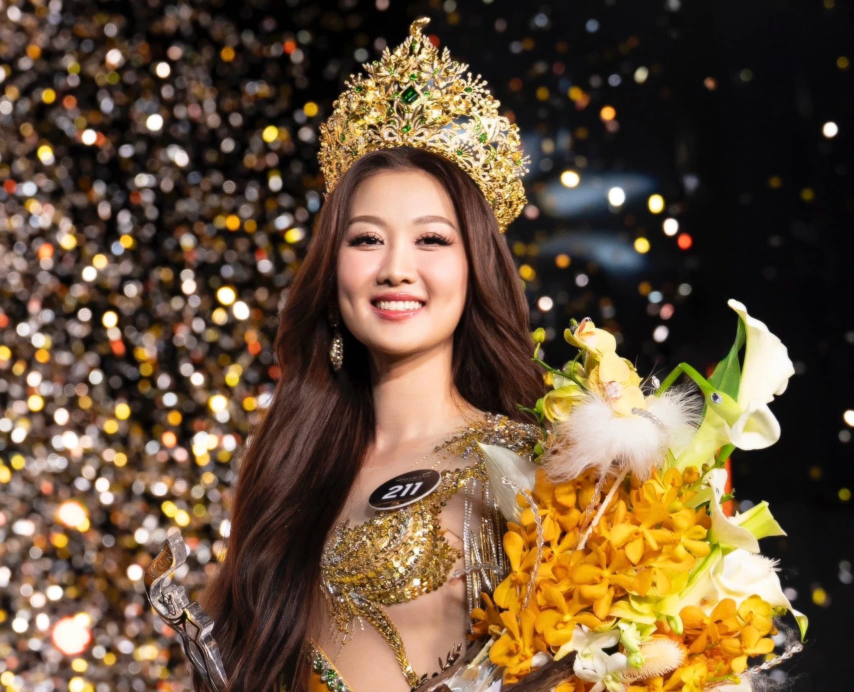 Một năm nhiệm kỳ mờ nhạt của hoa hậu Quế Anh