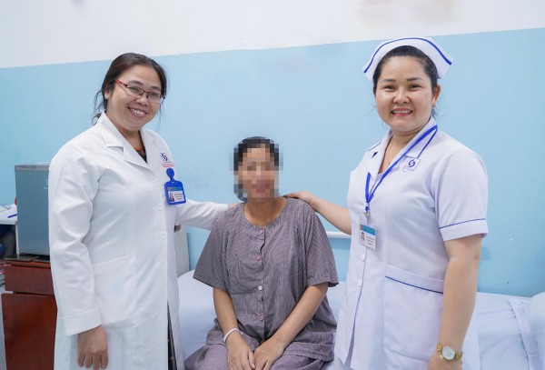 Người mẹ 'đánh cược' mạng sống để giữ con