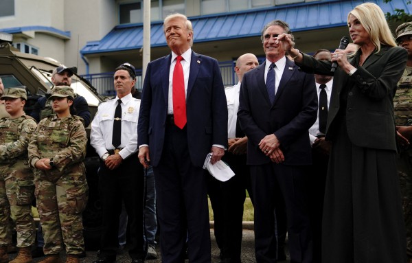 Ông Trump tuyên bố cùng cảnh sát tuần tra thủ đô Washington D.C Ông Trump tuyên bố cùng cảnh sát tuần tra thủ đô Washington D.C