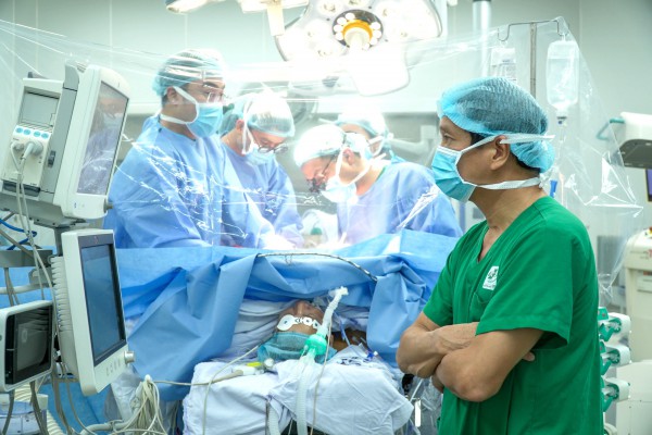 Quân nhân hiến gan để ghép gan cứu đồng đội đang nguy cấp Quân nhân hiến gan để ghép gan cứu đồng đội đang nguy cấp