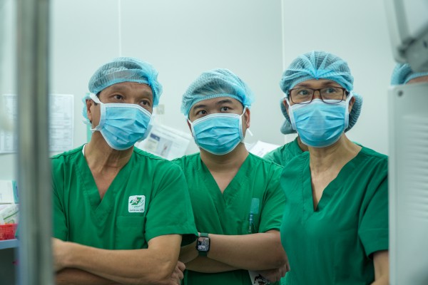 Quân nhân hiến gan để ghép gan cứu đồng đội đang nguy cấp Quân nhân hiến gan để ghép gan cứu đồng đội đang nguy cấp