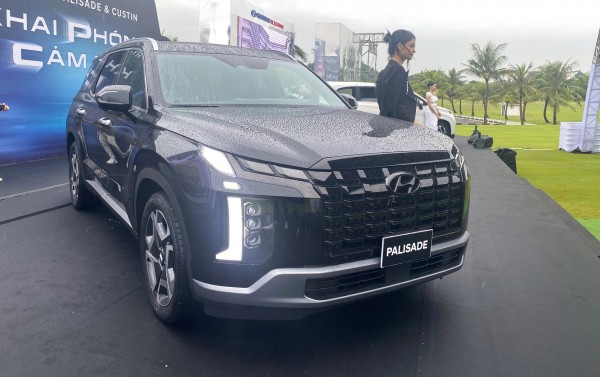 SUV lớn nhất của Hyundai tại Việt Nam giảm 240 triệu, giá ngang Ford Everest