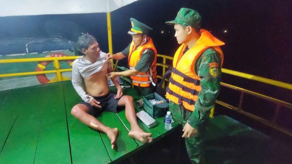 Truy tìm tàu sắt tông chìm tàu cá rồi bỏ chạy