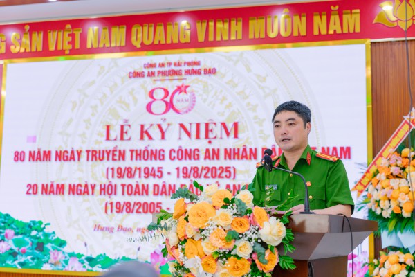 Giữ Tổ quốc bình yên: Từ 'khắc tinh' tội phạm đến người trưởng công an phường của dân Giữ Tổ quốc bình yên: Từ 'khắc tinh' tội phạm đến người trưởng công an phường của dân