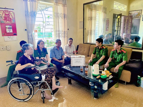 Giữ Tổ quốc bình yên: Từ 'khắc tinh' tội phạm đến người trưởng công an phường của dân Giữ Tổ quốc bình yên: Từ 'khắc tinh' tội phạm đến người trưởng công an phường của dân