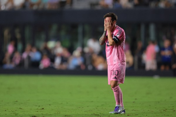 Son Heung-min bất lực vì cột dọc, theo chân Messi không nếm hương vị chiến thắng ngay sân nhà Son Heung-min bất lực vì cột dọc, theo chân Messi không nếm hương vị chiến thắng ngay sân nhà
