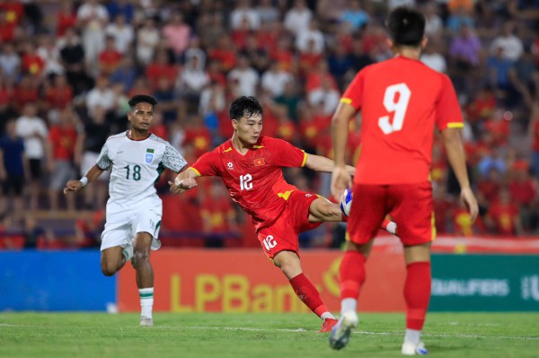 HLV Kim Sang-sik dùng người thông minh, U.23 Việt Nam đánh bại Bangladesh: Trọn vẹn ngày ra quân