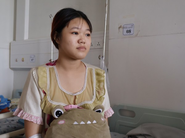 Con muốn sống: Người mẹ vét 2 triệu đồng liều cứu con suy thận giai đoạn cuối Con muốn sống: Người mẹ vét 2 triệu đồng liều cứu con suy thận giai đoạn cuối