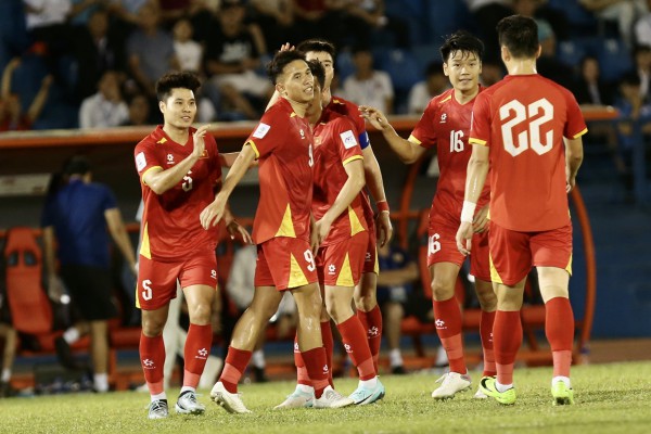 Bão chấn thương càn quét đội tuyển Việt Nam: Cơ hội vàng của các tân binh Bão chấn thương càn quét đội tuyển Việt Nam: Cơ hội vàng của các tân binh
