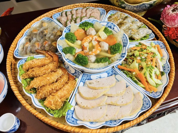 Mâm cúng Vu lan rằm tháng 7 âm lịch đẹp mắt: Chay thanh tịnh, mặn đủ đầy Mâm cúng Vu lan rằm tháng 7 âm lịch đẹp mắt: Chay thanh tịnh, mặn đủ đầy