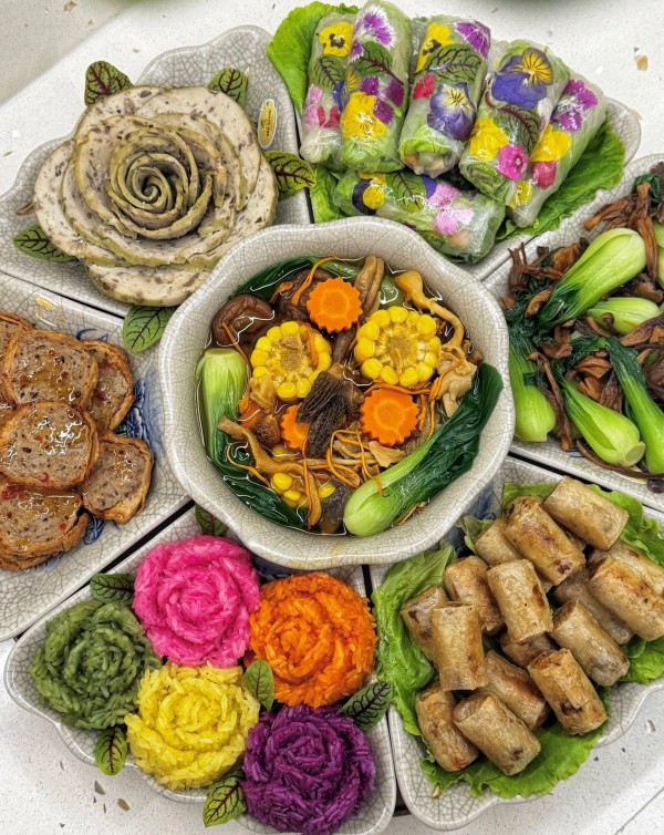 Mâm cúng Vu lan rằm tháng 7 âm lịch đẹp mắt: Chay thanh tịnh, mặn đủ đầy Mâm cúng Vu lan rằm tháng 7 âm lịch đẹp mắt: Chay thanh tịnh, mặn đủ đầy