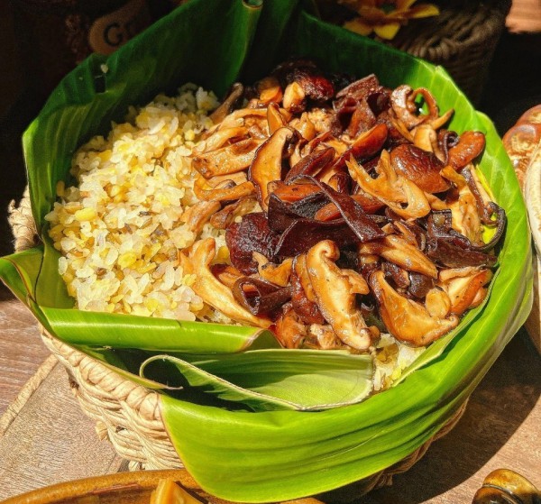 Mâm cúng Vu lan rằm tháng 7 âm lịch đẹp mắt: Chay thanh tịnh, mặn đủ đầy Mâm cúng Vu lan rằm tháng 7 âm lịch đẹp mắt: Chay thanh tịnh, mặn đủ đầy