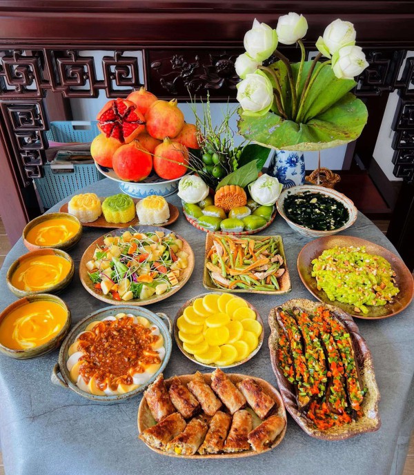 Mâm cúng Vu lan rằm tháng 7 âm lịch đẹp mắt: Chay thanh tịnh, mặn đủ đầy Mâm cúng Vu lan rằm tháng 7 âm lịch đẹp mắt: Chay thanh tịnh, mặn đủ đầy
