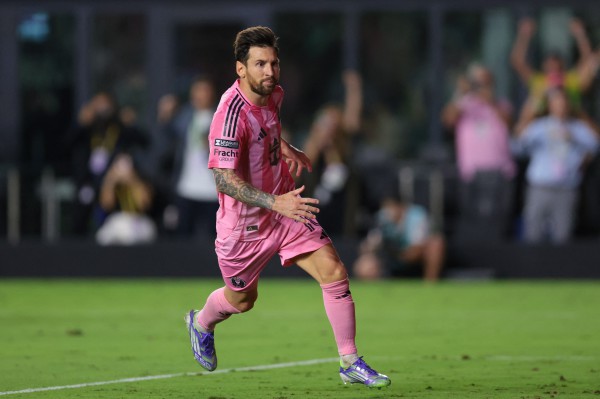 Messi gây sốc tranh cử chủ tịch CLB Barcelona, hạ bệ triều đại Laporta nhiều nợ nần?