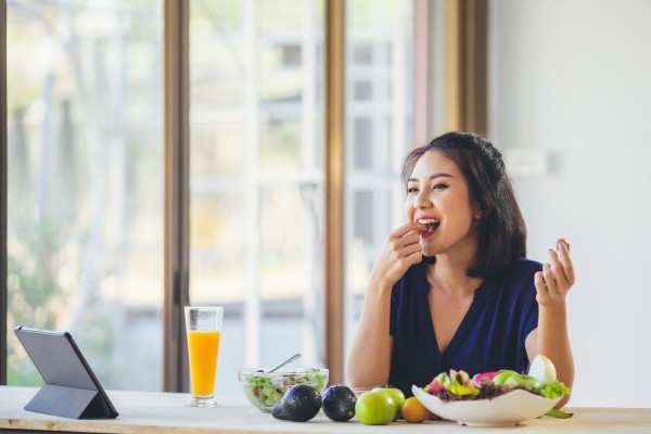Xua tan bọng mắt giúp lấy lại vẻ rạng rỡ tức thì