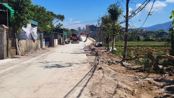 Dân 'té ngửa' vì cầu có thiết kế lạ tại Hà Tĩnh