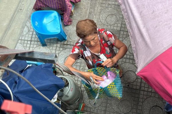 Kỳ lạ cơm gà 'thả dây' ở TP.HCM: Bà chủ ăn chay trường, không nếm món mình nấu