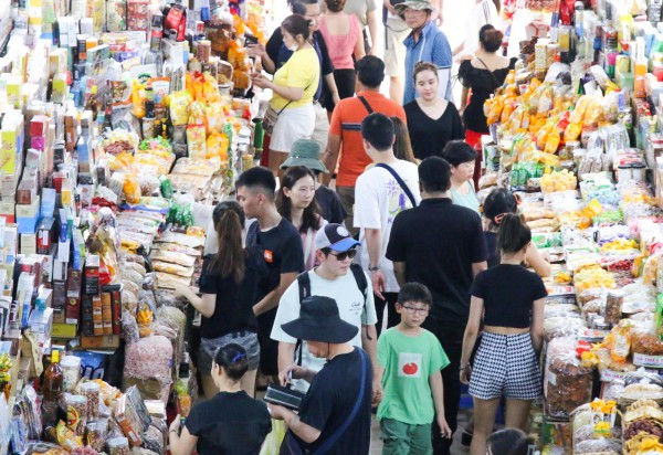 Báo Thái: Vì sao khách Trung Quốc đến Việt Nam đông hơn Thái Lan?