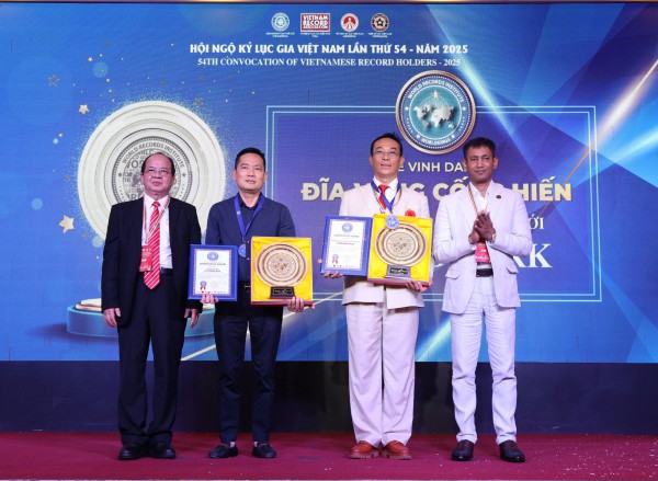 Hội ngộ kỷ lục gia Việt Nam: Gắn kết tinh hoa - lan tỏa giá trị Hội ngộ kỷ lục gia Việt Nam: Gắn kết tinh hoa - lan tỏa giá trị