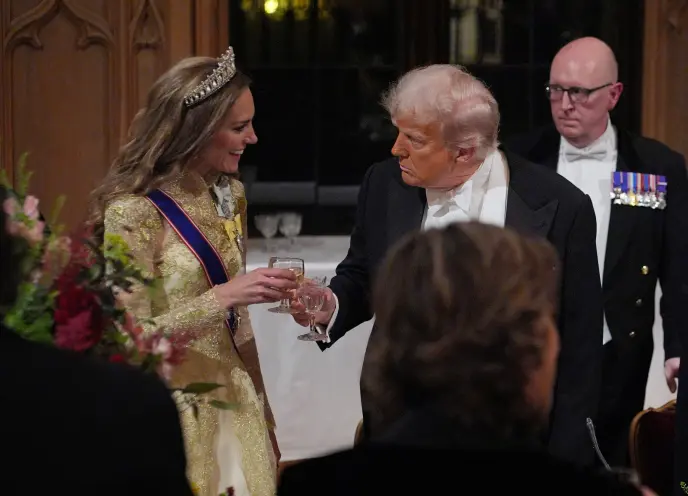 Thời trang ấn tượng của vương phi Kate đón tiếp tổng thống Donald Trump