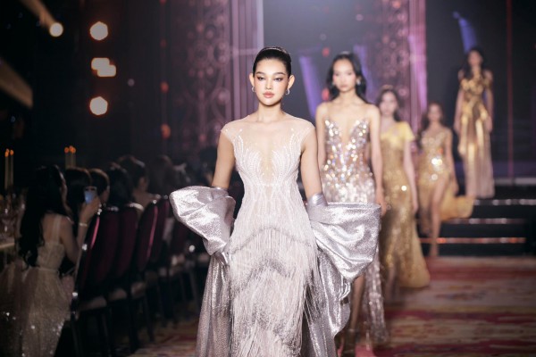 Nhan sắc tựa nàng thơ của 