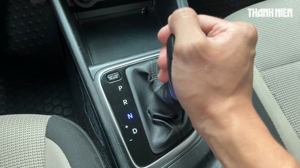 Dầu hộp số CVT có gì khác dầu số tự động AT, khi nào nên thay?