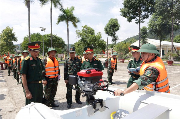 Đà Nẵng siết chặt phòng tuyến, lực lượng vũ trang sẵn sàng ứng phó mưa bão