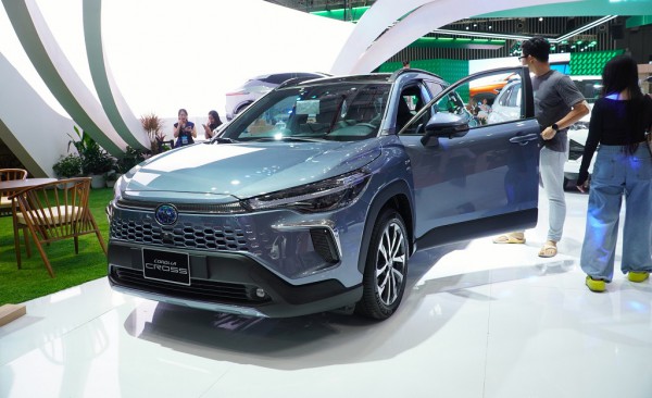 SUV đô thị: Mitsubishi Xforce lại sa sút, bộ đôi Toyota vẫn áp đảo