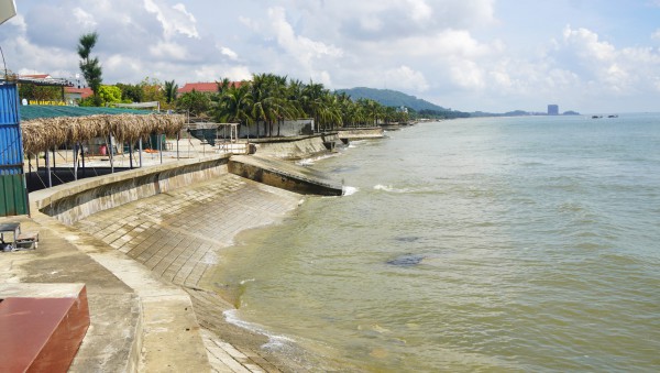 Kè biển Hải Tiến tiếp tục bị sạt lở