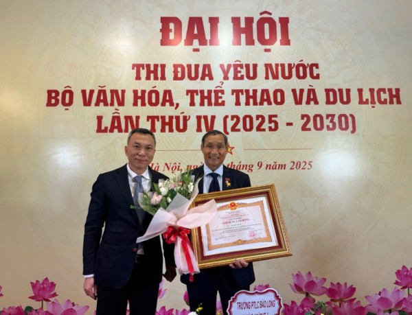 HLV Mai Đức Chung nhận danh hiệu Anh hùng Lao động: ‘Tôi rất cảm động và hạnh phúc’