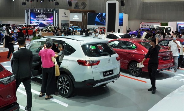 Xe gia đình cỡ nhỏ: Doanh số Mitsubishi Xpander tiếp tục 'lao dốc'