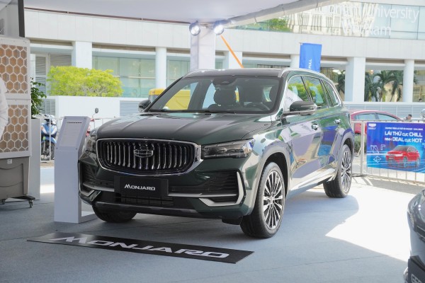 Xe Trung Quốc Geely Monjaro rớt giá gần 200 triệu sau gần một tháng lăn bánh