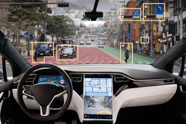 Thấy gì từ hào quang đang dần phai màu của Tesla?