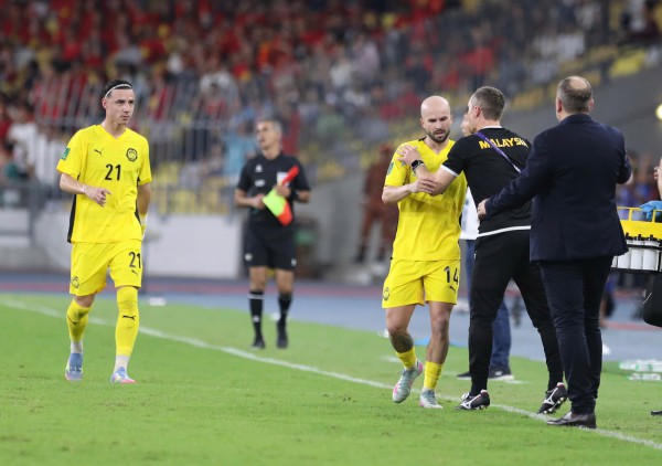 FIFA trừng phạt bóng đá Malaysia, đội tuyển Việt Nam càng kiên định con đường đi đúng đắn