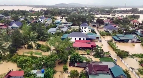 Thanh Hóa: Nước sông dâng cao, hàng ngàn nhà dân ngập lụt