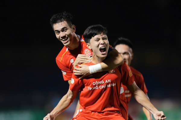 Bảng xếp hạng V-League mới nhất: Ninh Bình bị CLB CA TP.HCM bắt kịp, lò ‘xay’ HLV bắt đầu tăng tốc