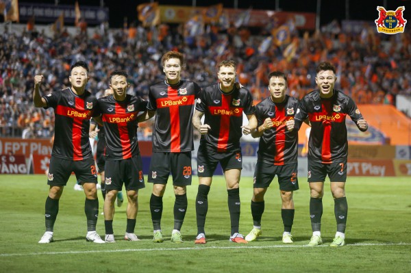 Bảng xếp hạng V-League mới nhất: Tân binh đòi lại ngôi đầu, HAGL xuống đáy?