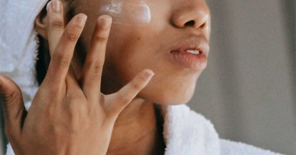 Chăm da theo trào lưu trên mạng xã hội là gây hại cho da