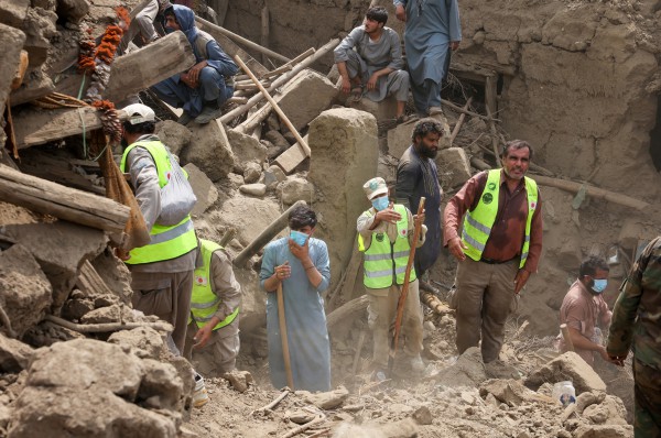 Động đất kinh hoàng ở Afghanistan: Số người chết vượt 2.200 Động đất kinh hoàng ở Afghanistan: Số người chết vượt 2.200