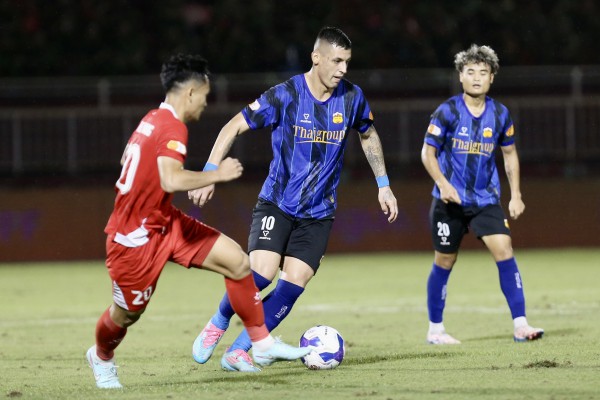 Đụng độ tân binh V-League, HAGL sắp thoát đáy?