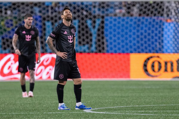 HLV Mascherano bênh vực Messi, Ronaldo nhận chiếc giày vàng Saudi Pro League