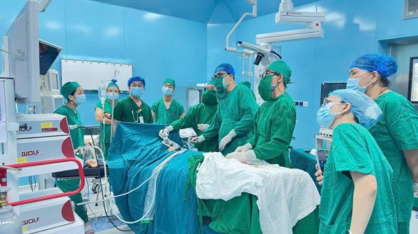 Hình ảnh đẹp từ phòng mổ cứu người ở đặc khu Côn Đảo