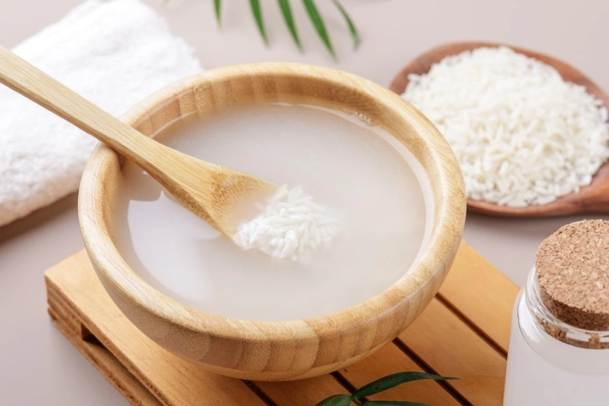 Làm đẹp từ gian bếp: Da mịn tóc suôn mượt nhờ nước vo gạo