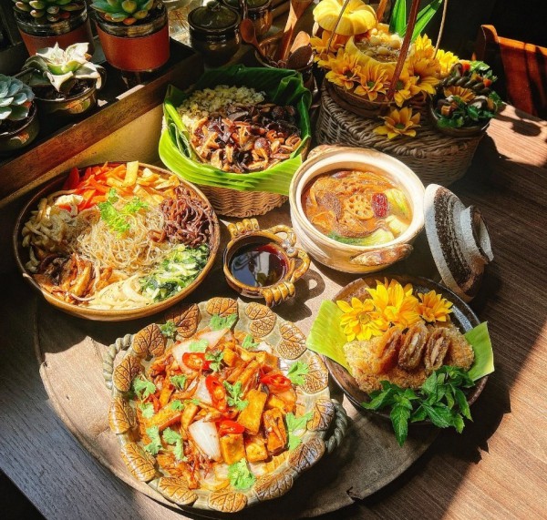 Mâm cúng Vu lan rằm tháng 7 âm lịch đẹp mắt: Chay thanh tịnh, mặn đủ đầy Mâm cúng Vu lan rằm tháng 7 âm lịch đẹp mắt: Chay thanh tịnh, mặn đủ đầy