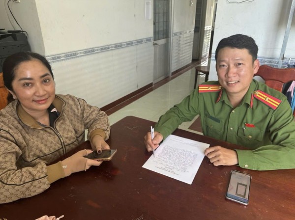 Một phụ nữ ở Cà Mau trả lại 190 triệu đồng chuyển nhầm vào tài khoản Một phụ nữ ở Cà Mau trả lại 190 triệu đồng chuyển nhầm vào tài khoản