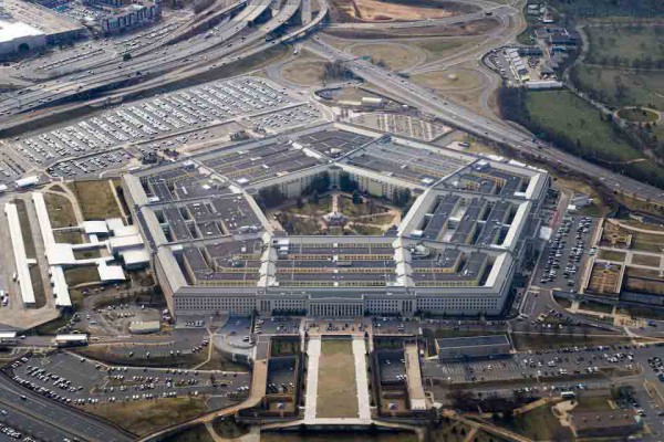 Mỹ đổi tên Bộ Quốc phòng, Washington D.C kiện Nhà Trắng