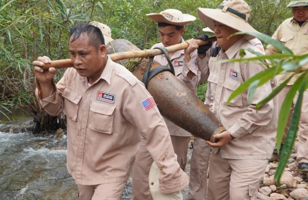 Người dân phát hiện quả bom nặng 241 kg khi đi bắt cá ở Quảng Trị