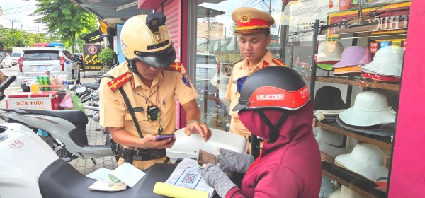 Nộp phạt giao thông qua QR tại chỗ, người dân TP.HCM khen tiện lợi
