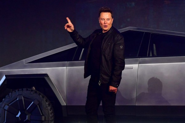 Ông Elon Musk trên đường trở thành tỉ phú nghìn tỉ USD Ông Elon Musk trên đường trở thành tỉ phú nghìn tỉ USD