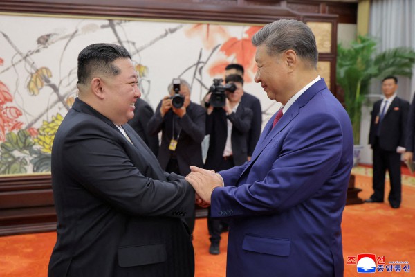 Ông Kim Jong-un tuyên bố Triều Tiên mãi ủng hộ lợi ích của Trung Quốc Ông Kim Jong-un tuyên bố Triều Tiên mãi ủng hộ lợi ích của Trung Quốc